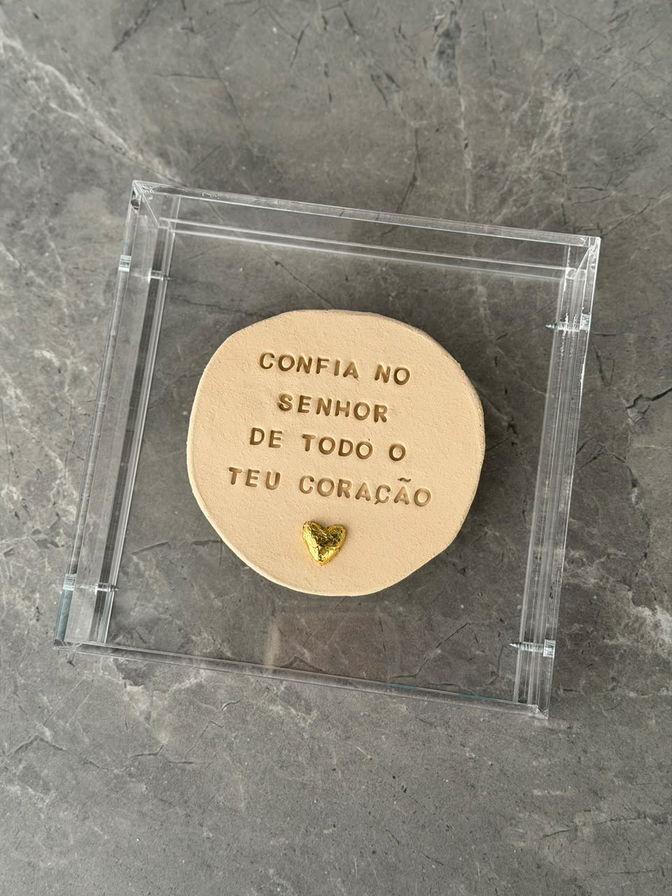 Confia no Senhor de todo o teu coração